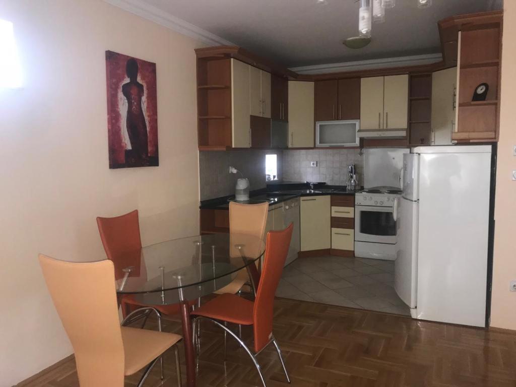 Hana Apartments Prishtina Prishtine Bagian luar foto