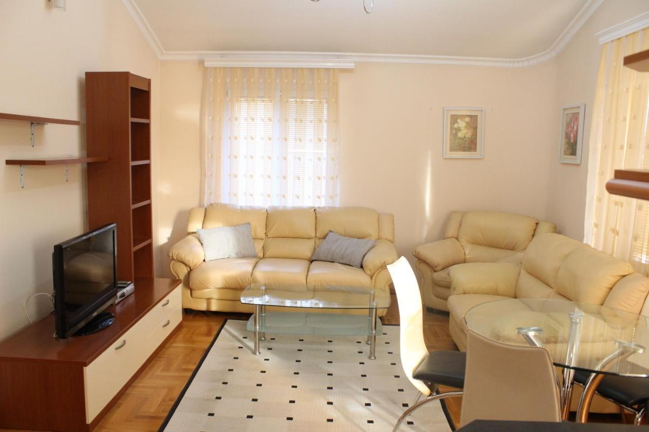 Hana Apartments Prishtina Prishtine Bagian luar foto