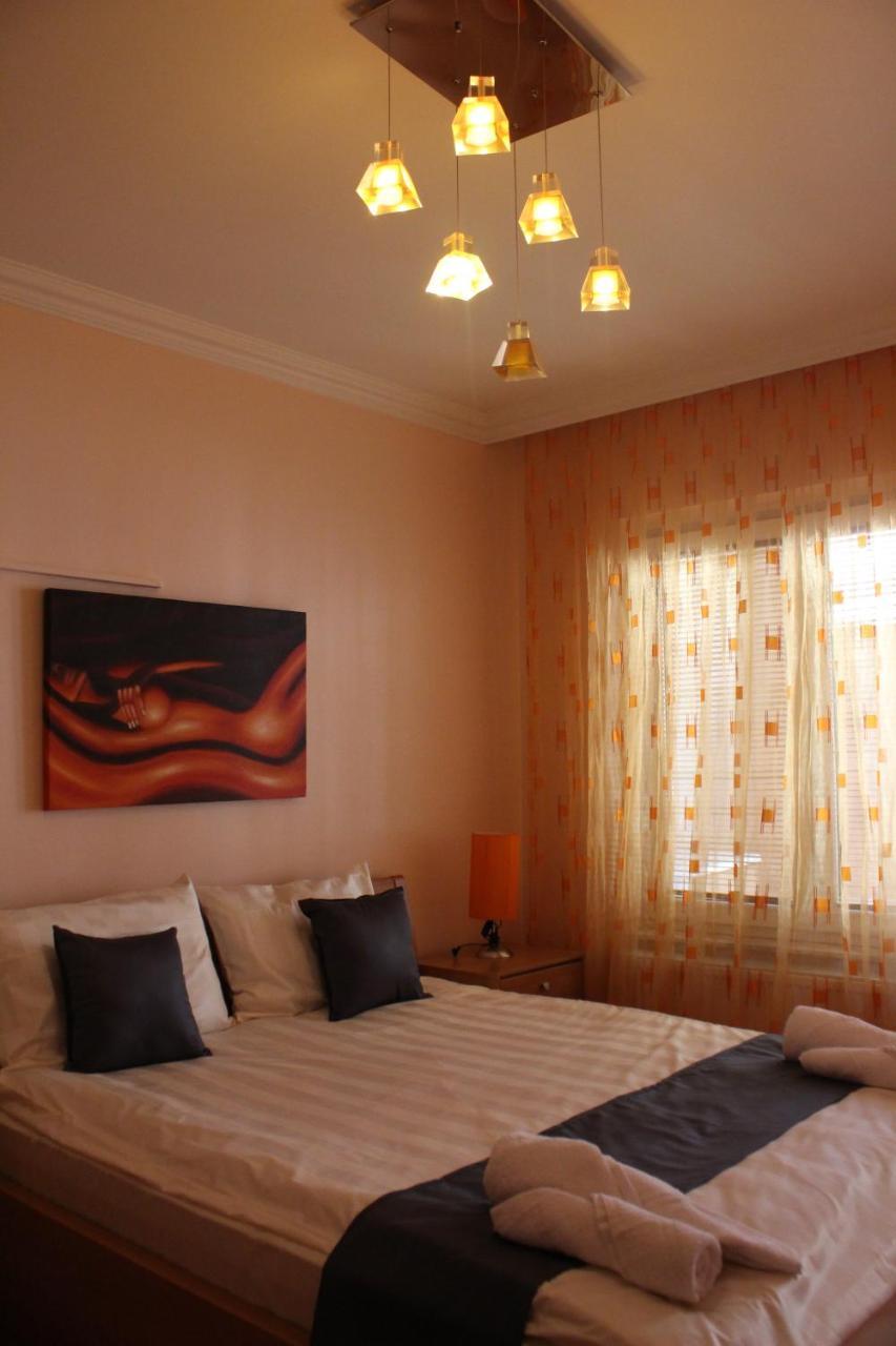 Hana Apartments Prishtina Prishtine Bagian luar foto