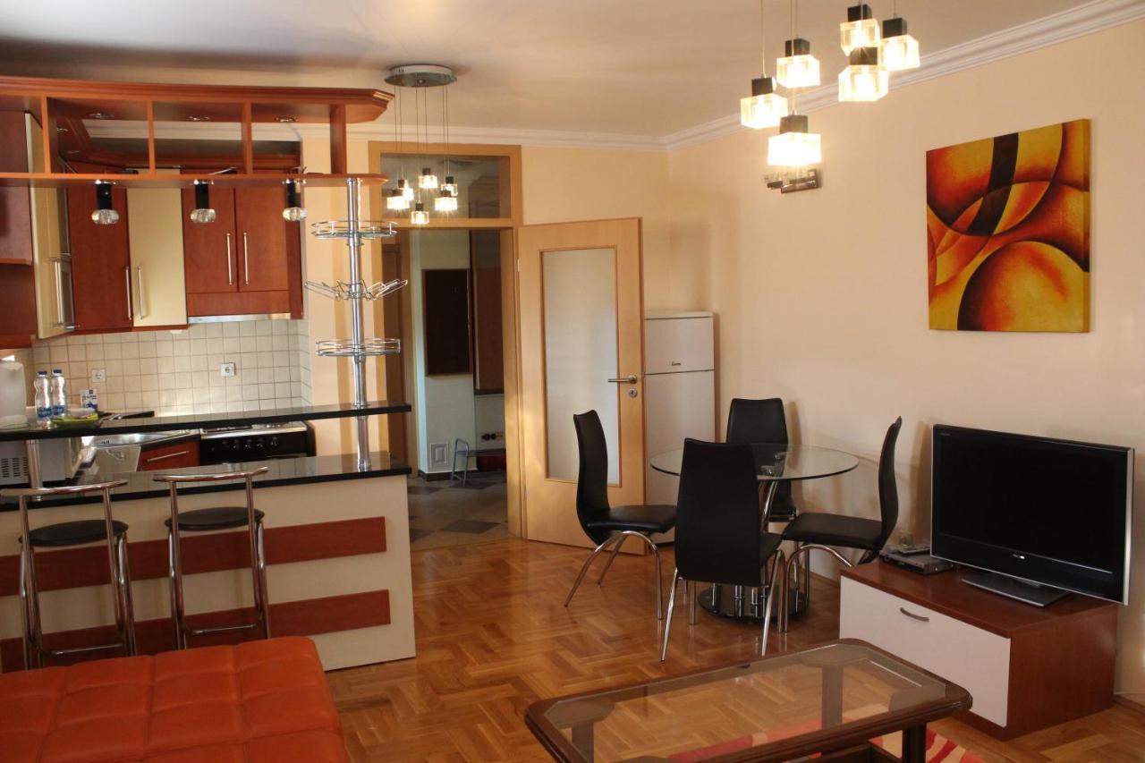 Hana Apartments Prishtina Prishtine Bagian luar foto