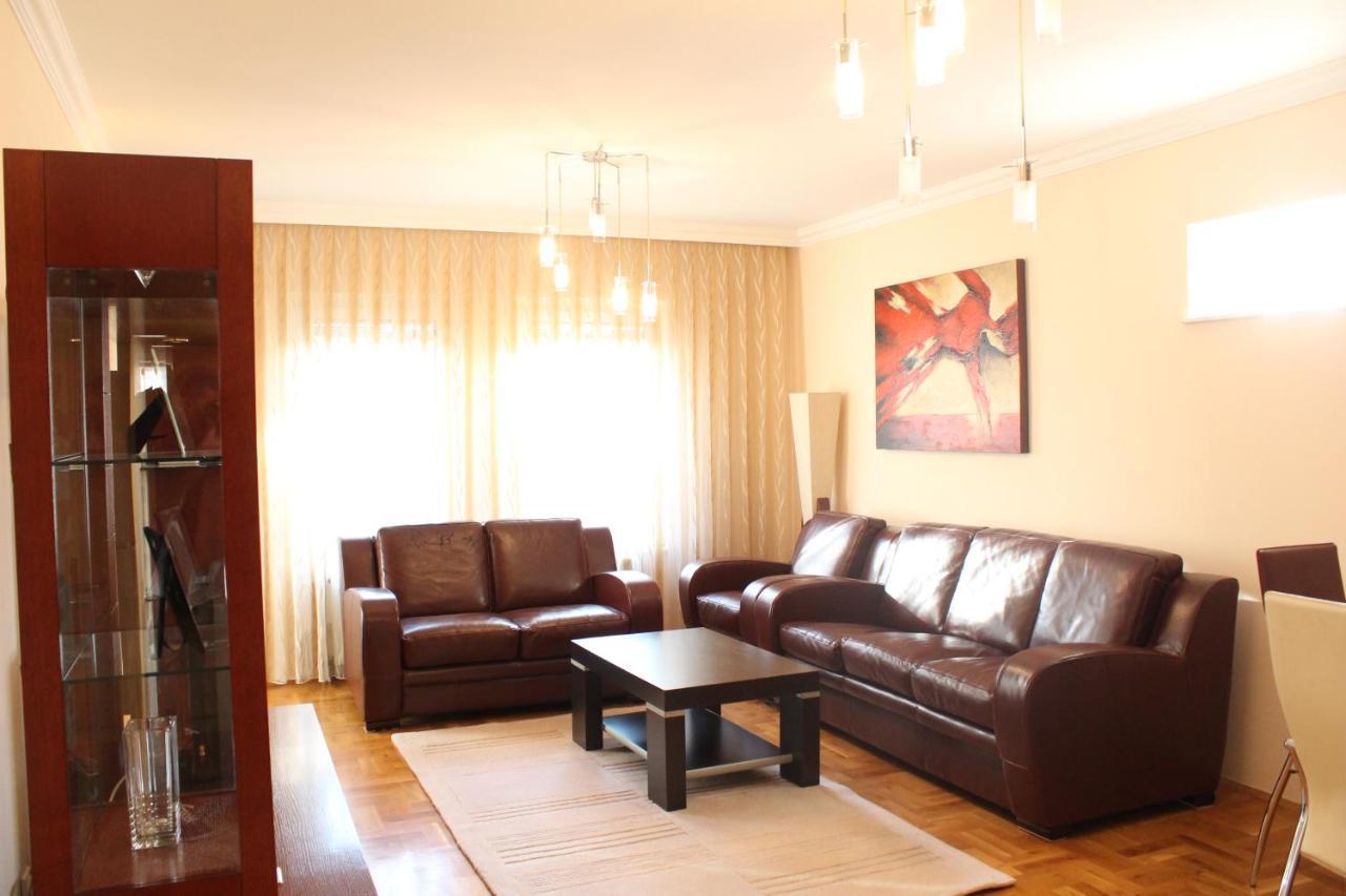 Hana Apartments Prishtina Prishtine Bagian luar foto